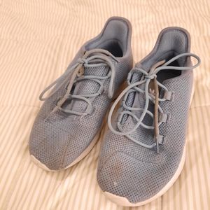 Kids Adidas Tubular shoes